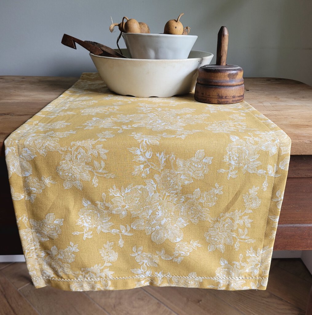 HANDMADE FLORAL MUSTARD RUNNER (15*84)